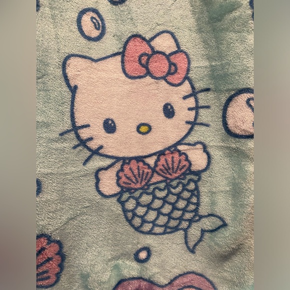 NWT Hello Kitty Mermaid Fleece Throw Blanket - Picture 4 of 5